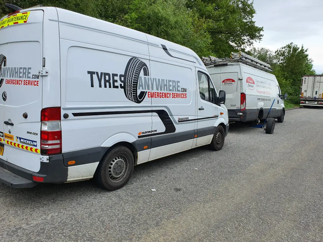 Mobile tyre puncture repair